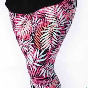 NWT Talk to the Palm crop leggings